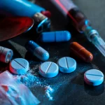 <strong>Adicción y (fallas en la) transmisión psíquica entre generaciones. Cuando los ideales no se constituyen.</strong>